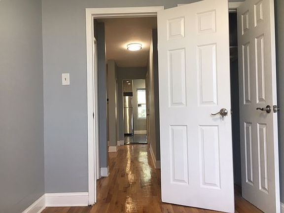 4th image of 173 Pulaski St APT 3