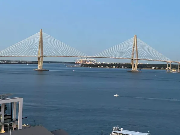 330 Concord St APT 15B, Charleston, SC 29401