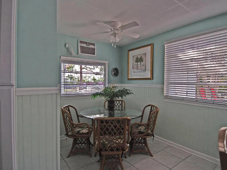 Dolphin Ave — Photo 8