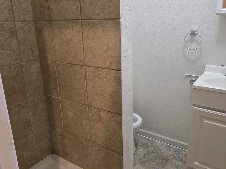 5742 Myrtle Ave — Photo 8