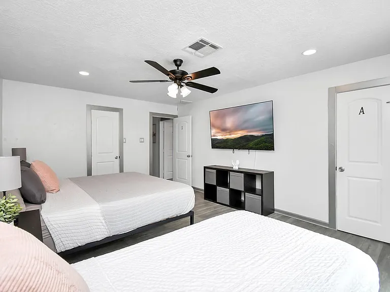 15711 Creekhaven Dr — Photo 26