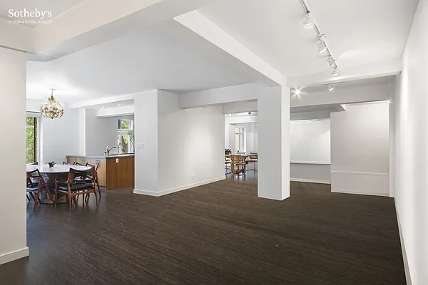 Sold by Sotheby's International Realty | media 22