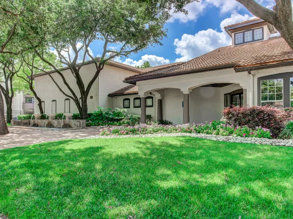 Windsor on White Rock Lake