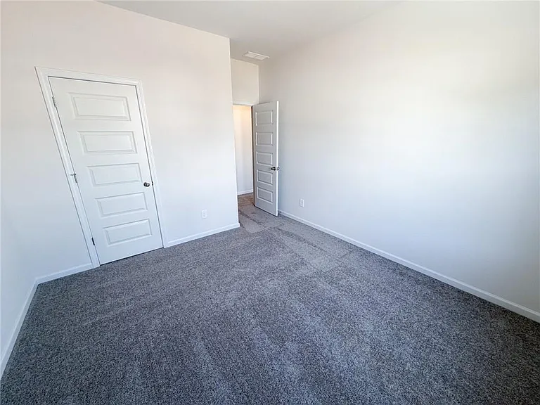 1013 Stiles Ct — Photo 7