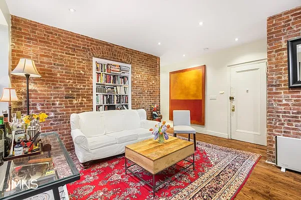 Rented by MNS | media 32