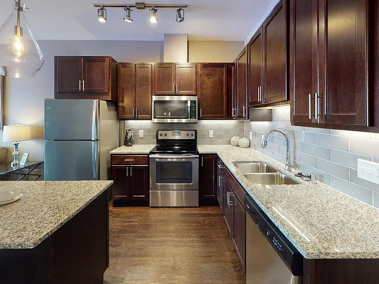 Red44 Luxury Apartments | Specials Available — Photo 22