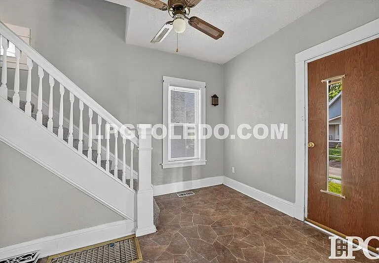 1715 Greenwood Ave — Photo 8