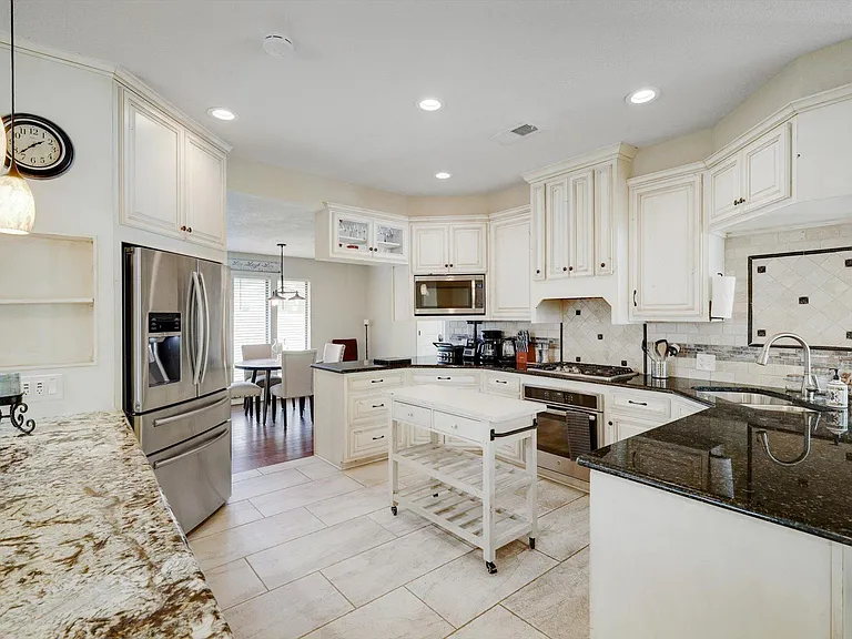 568 Sellmeyer Ln — Photo 5