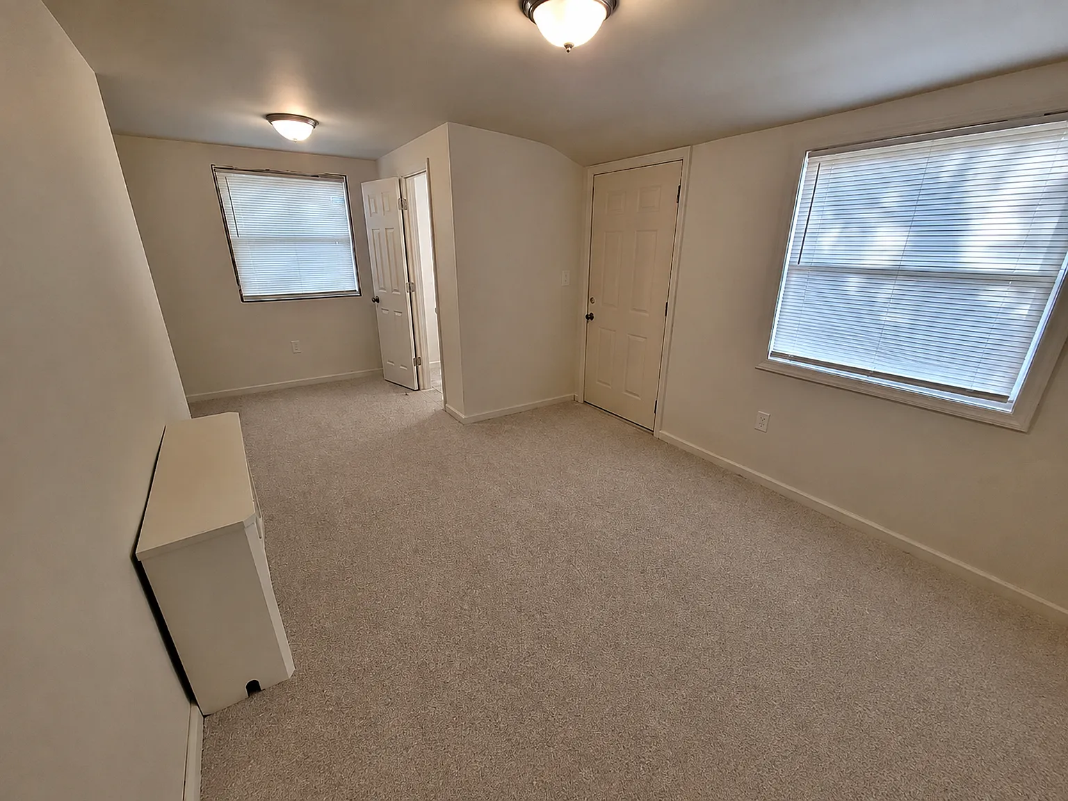5 bed, 1731 sqft, $3,300 — Photo 3