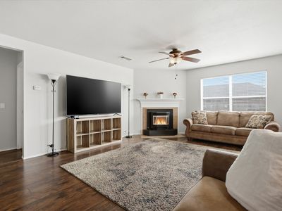 9008 Yosemite Trl, Aubrey, TX, 76227