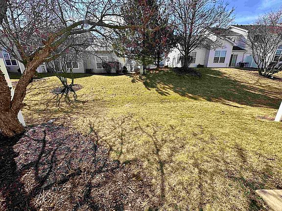 3rd image of 47D Rolling Oaks Rd