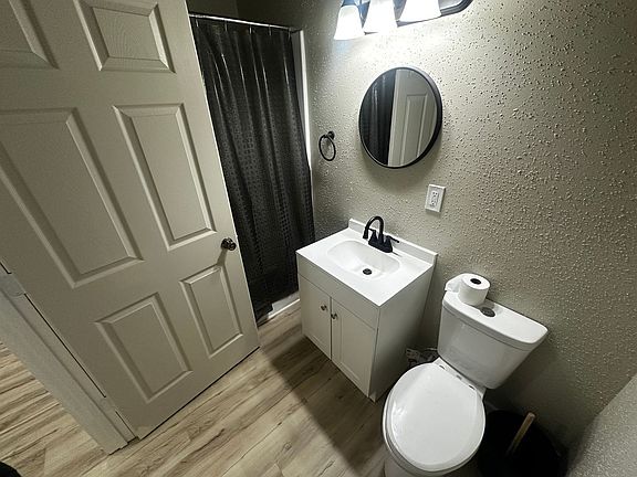3rd image of 1302 Faraon St #108