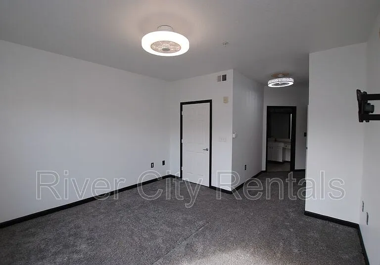 8539 Gate Pkwy W #1736 — Photo 8
