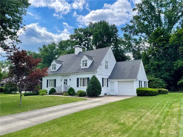 110 E Clen Moore Blvd, New Castle, PA 16105