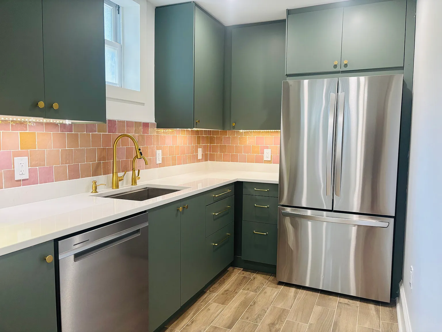 2 bed, 725 sqft, $1,950 — Photo 2