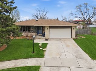 15417 Maple Ct, Oak Forest, IL