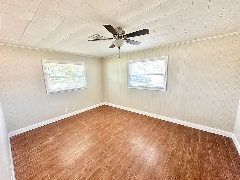 3140 Caledonia Ave — Photo 10