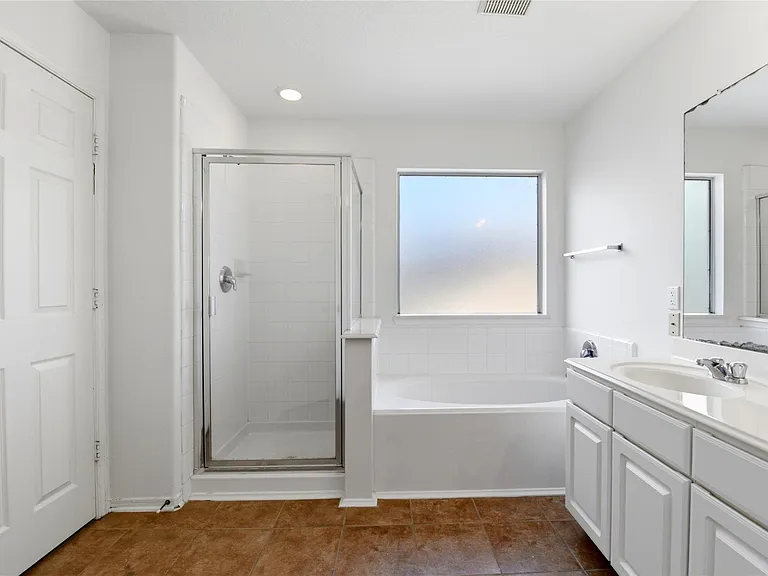 18427 Grove Brook Ln — Photo 31