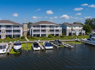 930 W Savidge St UNIT 19, Spring Lake, MI 49456