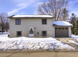 405 1st Ave SW, Kasson, MN 55944
