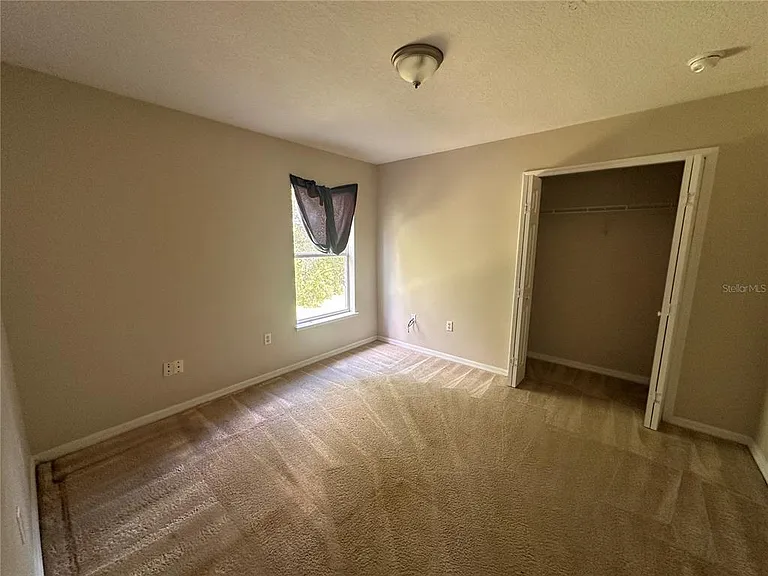 2529 SW 156th Pl — Photo 2
