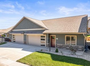 28 Sienna Hills Circle, Mount Horeb, WI 53572