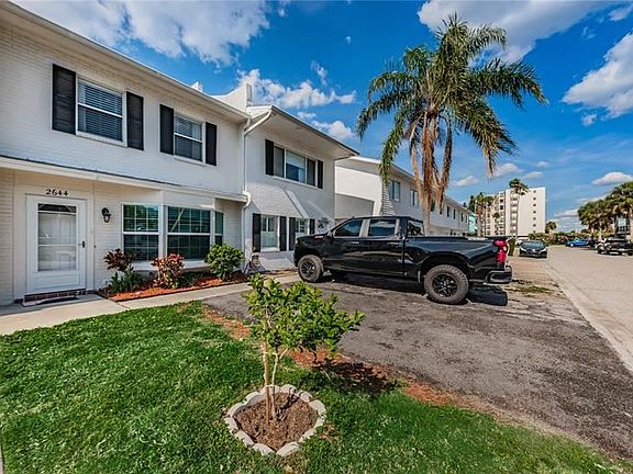 3rd image of 2644 Saint Josephs Dr W