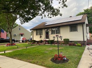 425 Independence Dr, Burlington, NJ 08016