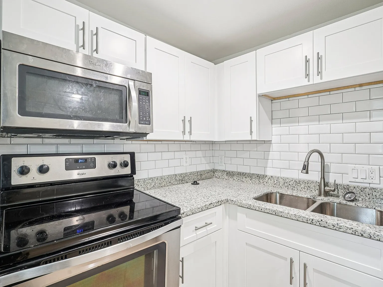 4410 Engleford St — Photo 3