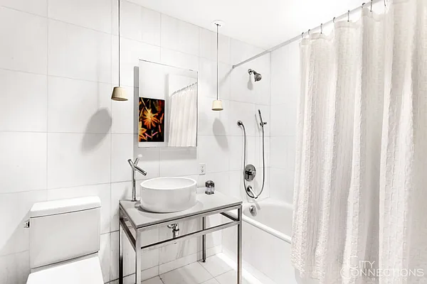 Rented by City Connections Realty | media 36