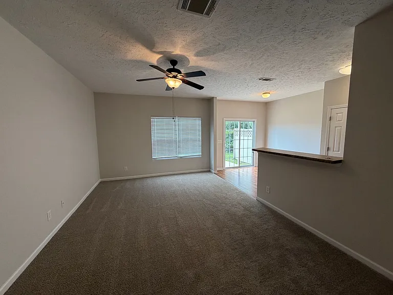 8115 Valley Oak Dr — Photo 6