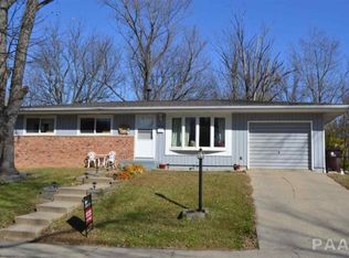 6326 N Devonshire Dr, Peoria, IL