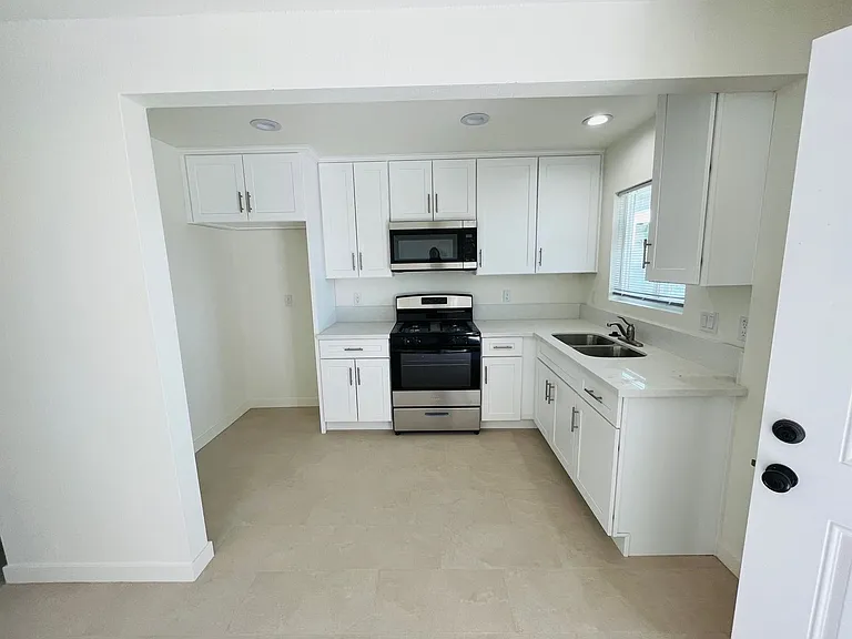 207 W Main St — Photo 8