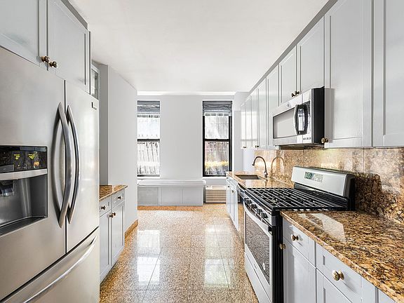 4th image of 509 E 84th St