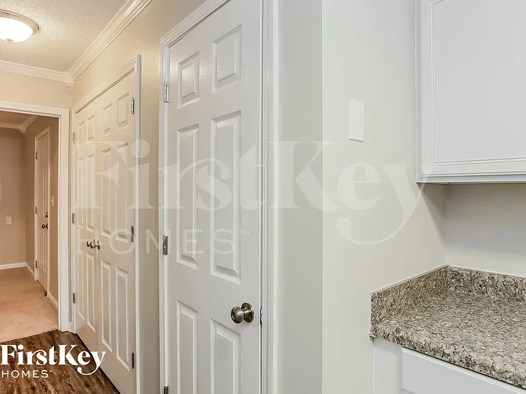 604 Rays Ln SE — Photo 14