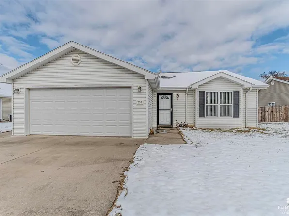 230 E 16th St, Junction City, KS 66441