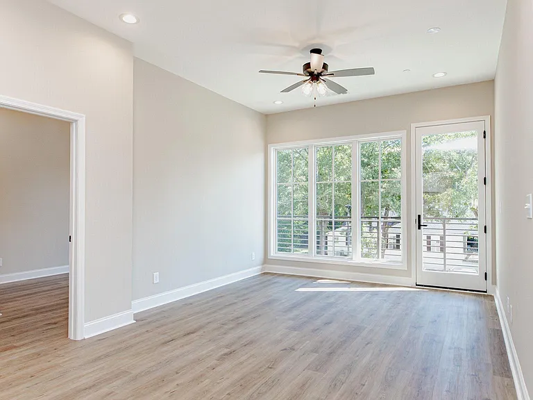 1009 Northside Dr — Photo 23