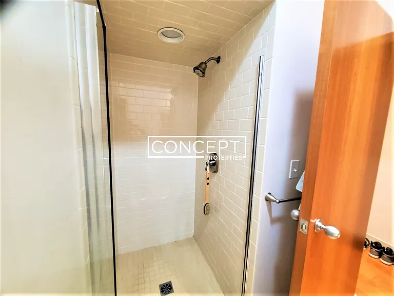 407 Washington St #503 — Photo 4