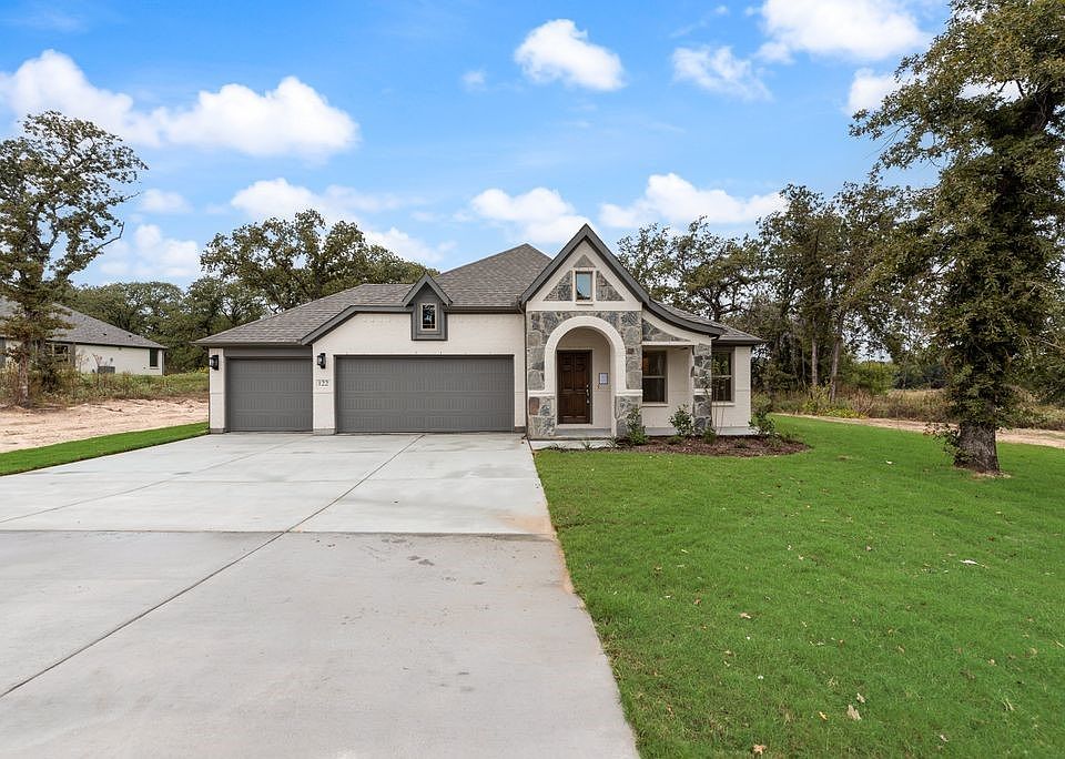 1st image of 122 Loveta Ln