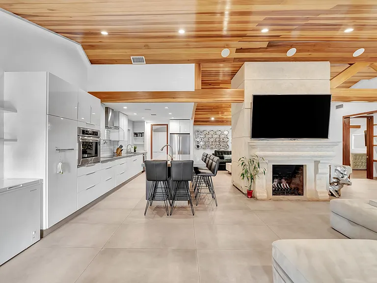 5817 Ranchito Ave — Photo 45