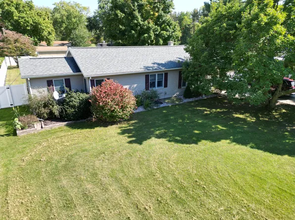 56307 Buckhorn Rd, Three Rivers, MI 49093