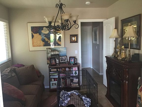 Den/4th bedroom 