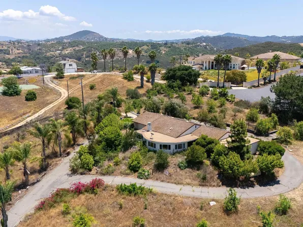 10171 Circle R Dr, Valley Center, CA 92082