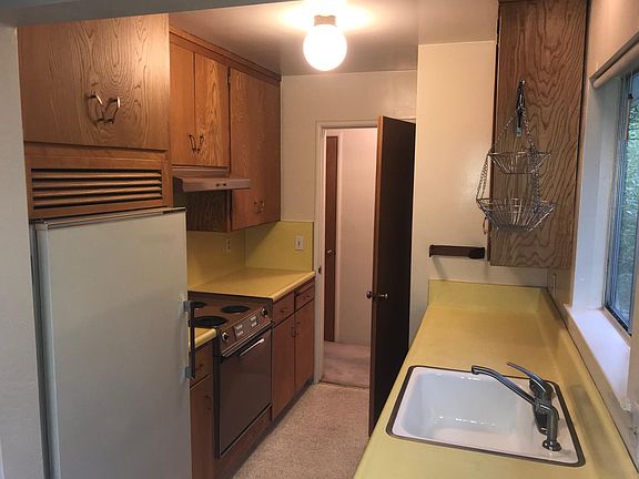 4th image of 211 Highland Ave APT 4