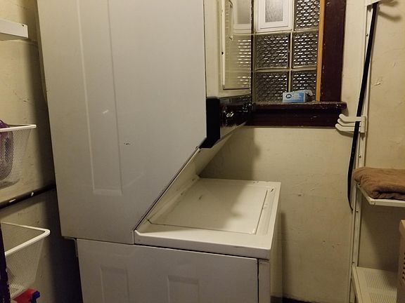3rd image of 1944 W Division St Fl 2nd