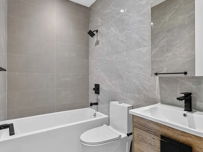 363 Hawthorne St #4E — Photo 9