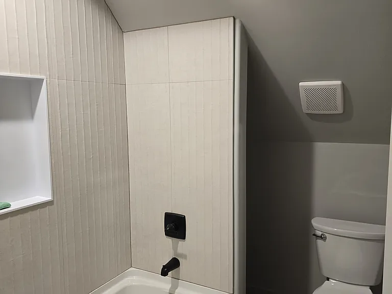 Johndy Ave — Photo 4