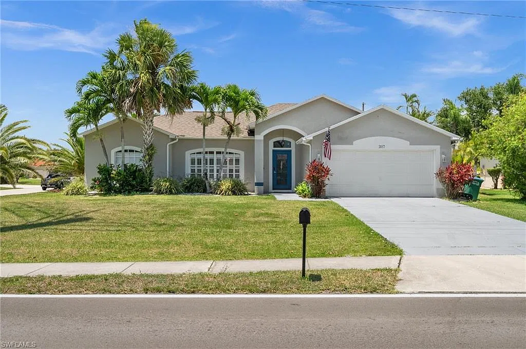 3 bed, 2.0 bath, 1718 sqft, $3,000 — Photo 3