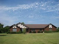 1st image of 3057 Lakeview Dr