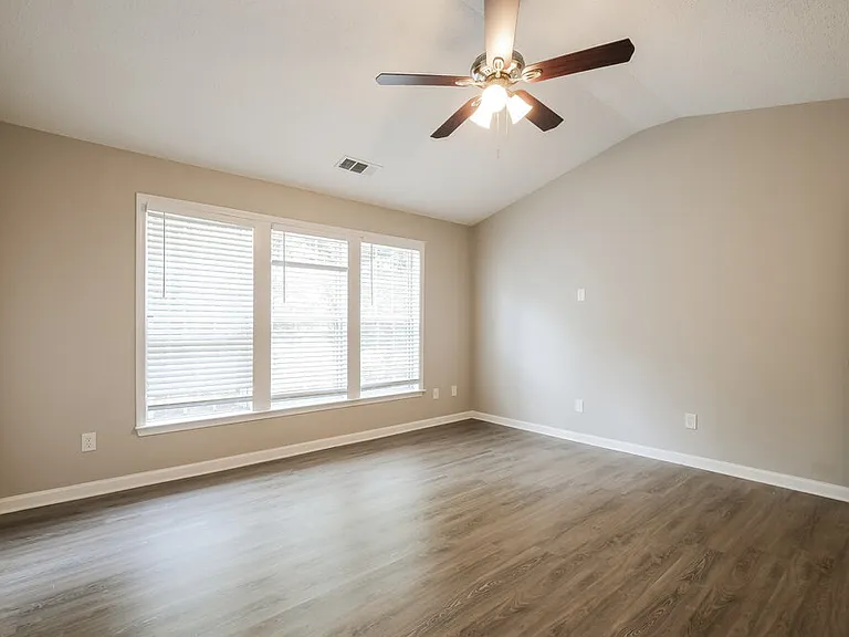 191 Regent Pl — Photo 12